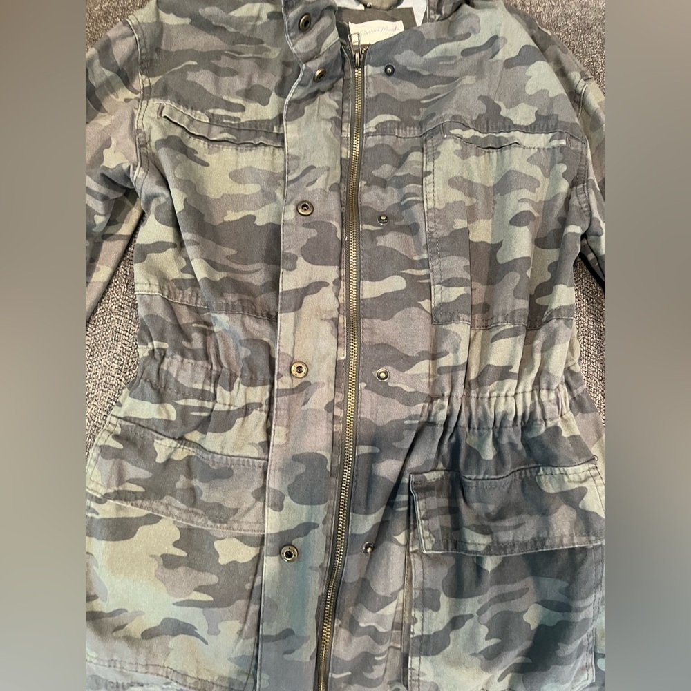 Universal Thread Camouflage Jacket - Picture 3 of 8